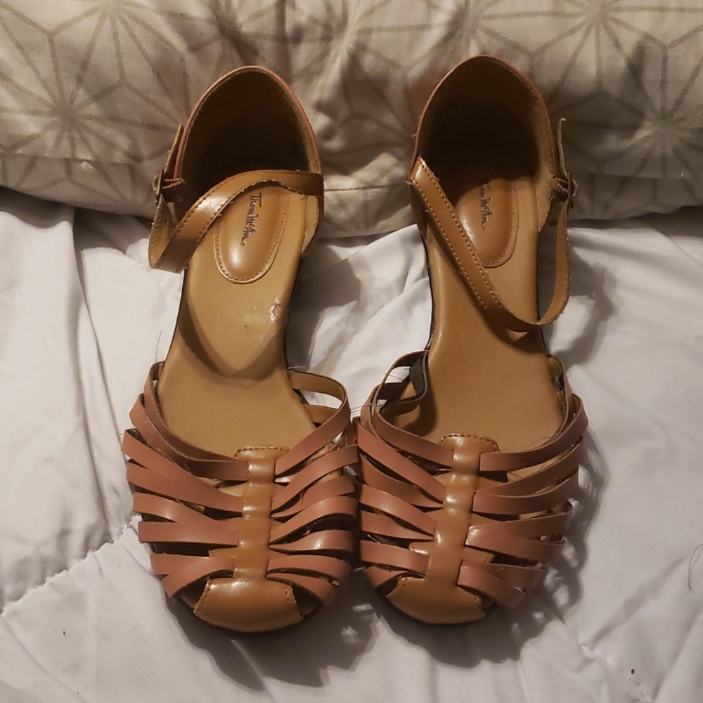 Closed toe sandals